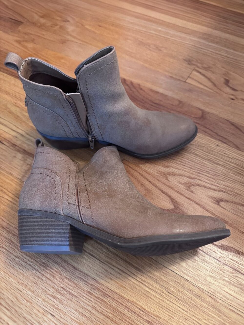 G by GUESS Tan Leather Ankle Zip Boots - Size 7.5
